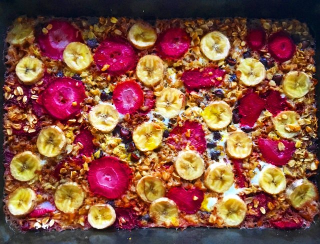 Strawberry Banana Baked Oatmeal
